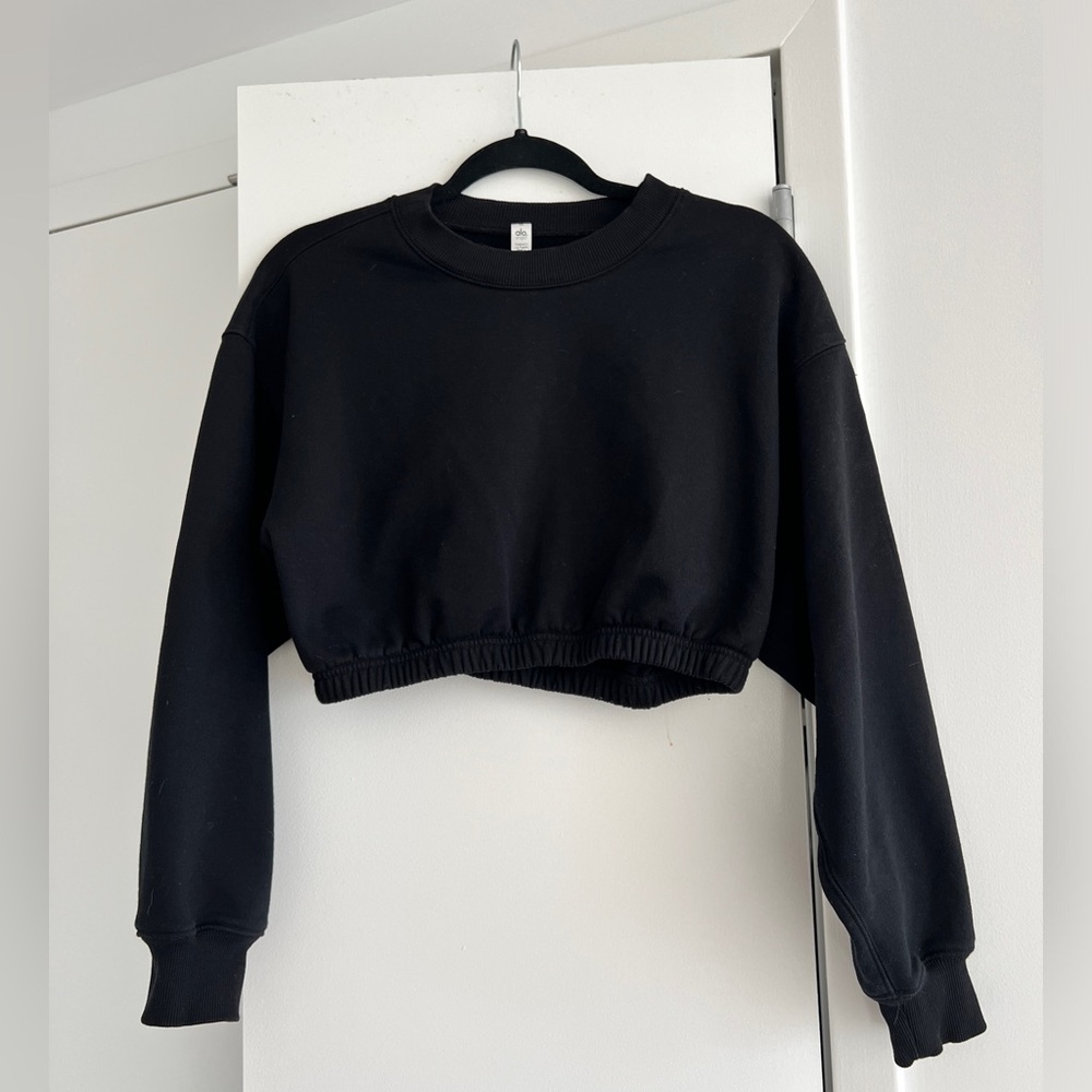 ALO Yoga Black Cropped Crewneck Sweatshirt
